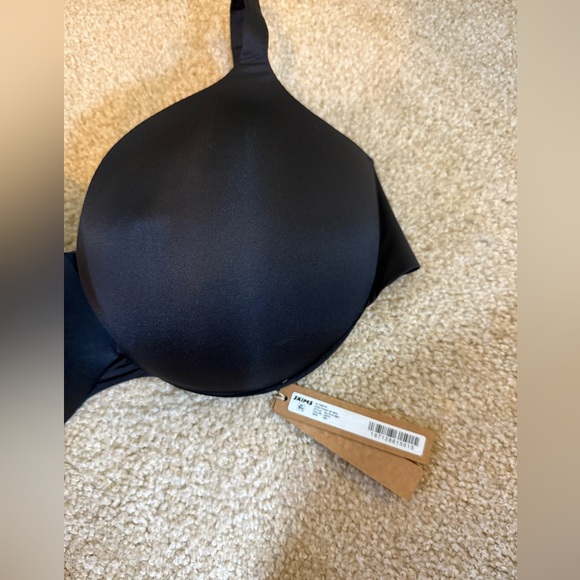 NWT SKIMS black nipple apex push up
Bra size 38D - Picture 2 of 6